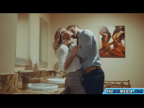 ❤️ Döşlü sarışın sizi ictimai tualetdə aldatdıqda Anal video az.pornosexphoto.ru ﹏